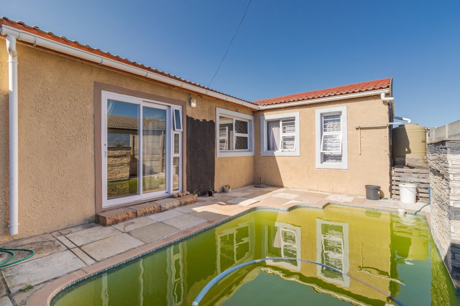 4 Bedroom Property for Sale in Strandfontein Western Cape